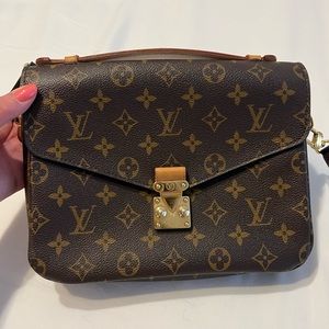 Louis Vuitton Pochette Metis